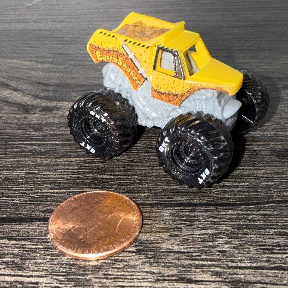 Monster Jam Mini Megalodon EARTH SHAKER  1/87